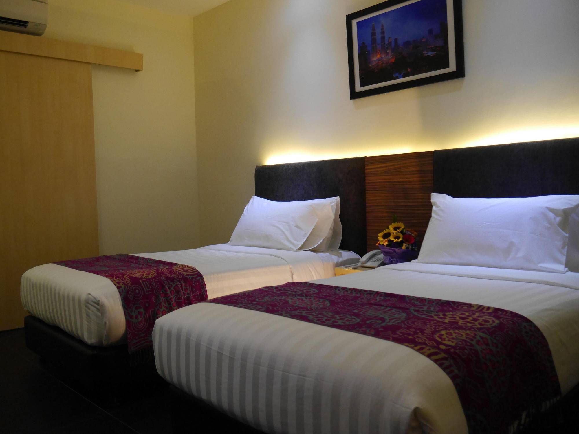 Sky Hotel Kuala Lumpur Buitenkant foto