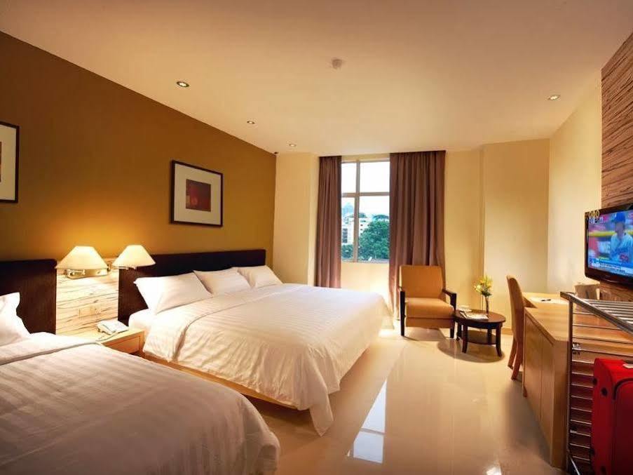 Sky Hotel Kuala Lumpur Buitenkant foto