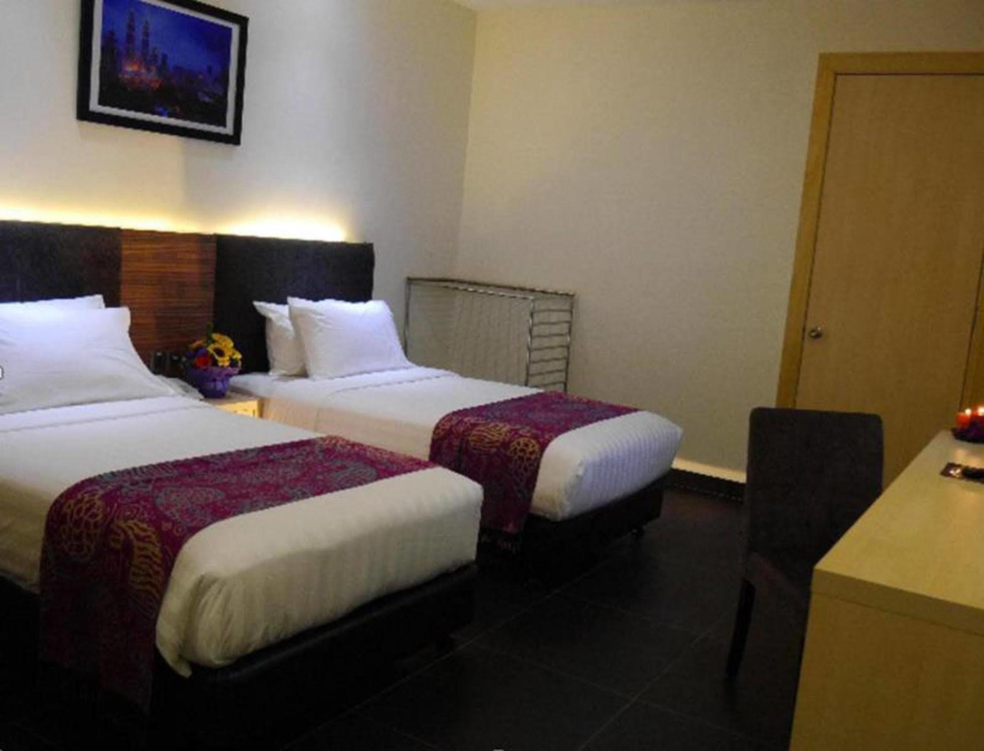 Sky Hotel Kuala Lumpur Buitenkant foto