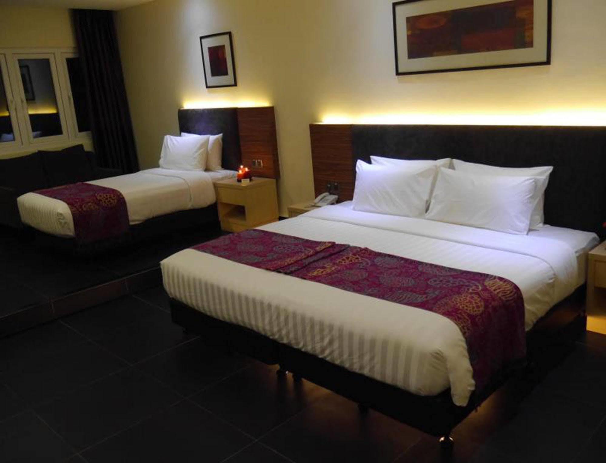 Sky Hotel Kuala Lumpur Buitenkant foto